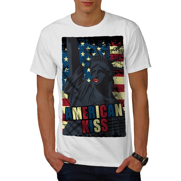 Liberty Statue Kiss Mens T-Shirt