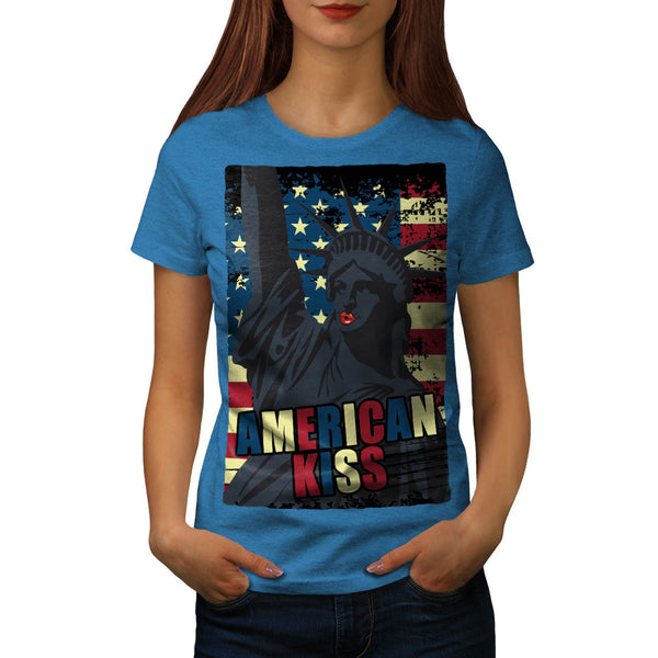 Liberty Statue Kiss Womens T-Shirt